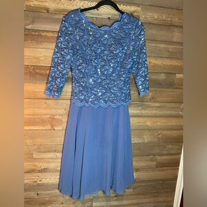 Petite Alex Evenings Slate Blue Lace Dress Women’s Size 8P 8 Petite